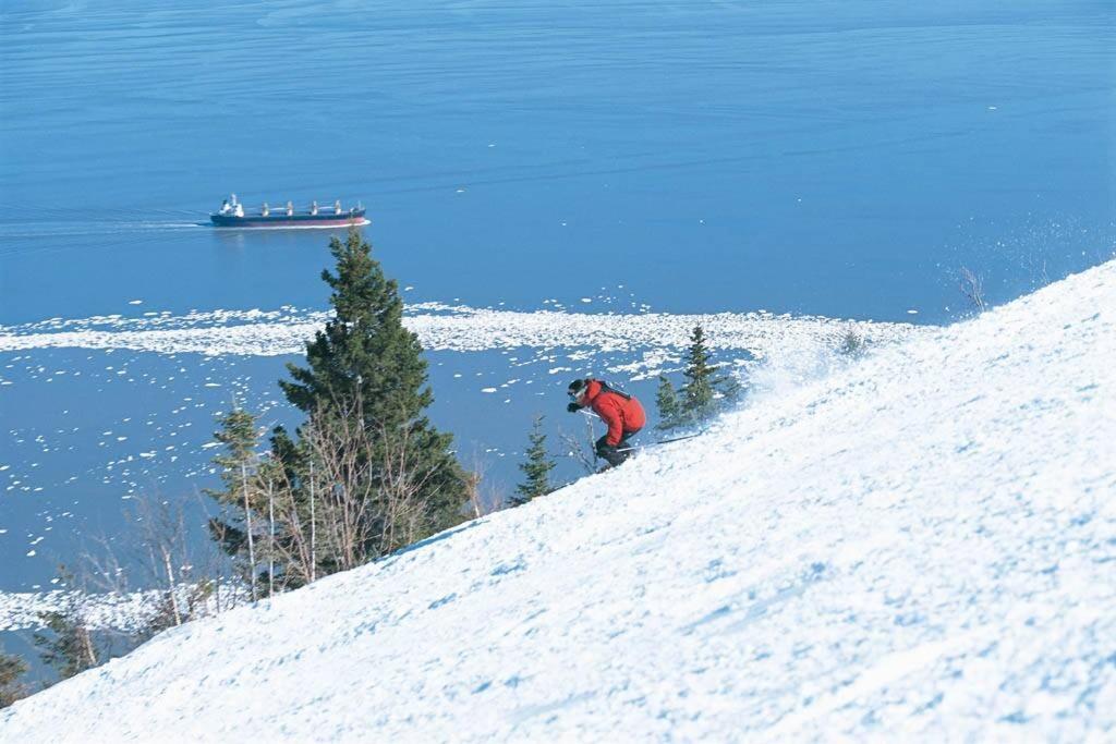 Вилла L'Auberge Sainte-Anne - Ski, Spa Et Basilique Экстерьер фото